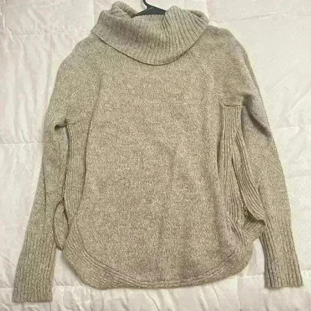 New York & Company Sweater